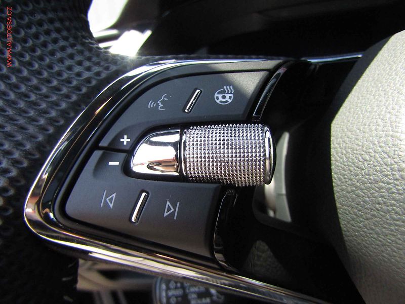 Škoda Superb (2022) 2.0 TDi 4x4, ČR, SportLine - fotka 14 z 27