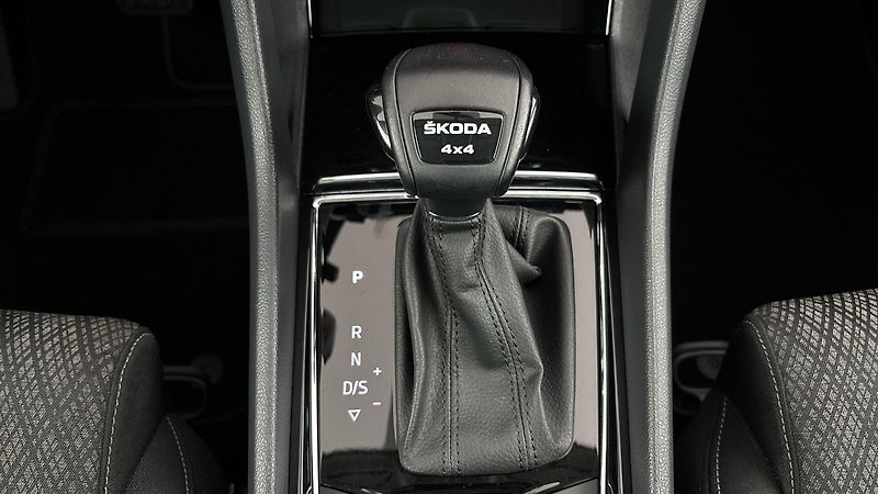 Škoda Karoq 2.0 TDI DSG 4x4 Style - fotka 23 z 26