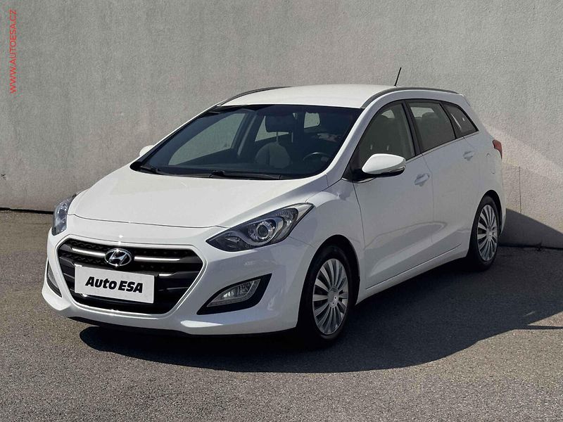 Hyundai i30 (2015) 1.6GDi, 2.maj,ČR, AC, tempo - fotka 3 z 14