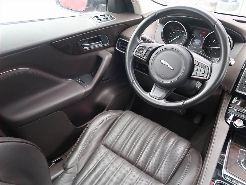 Jaguar F-Pace (2017) 20d AWD, 4X4, Automat, Kůže - fotka 7 z 19