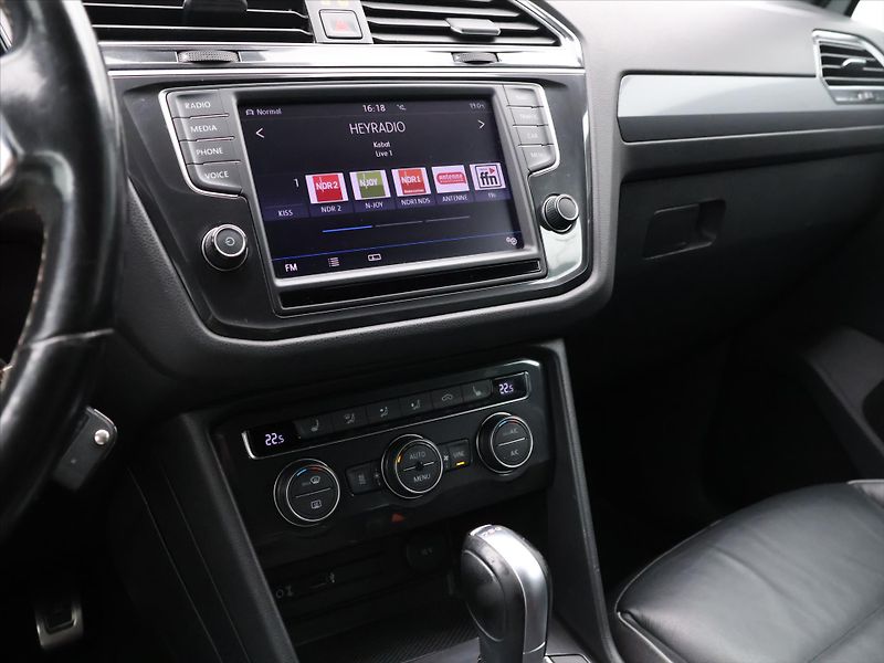 Volkswagen Tiguan 2,0 TDI 140kW 4M DSG R-Line - fotka 15 z 27