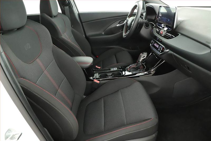 Hyundai i30 (2025) 1.5 T-GDI MHEV 48V, N-LINE - fotka 7 z 21