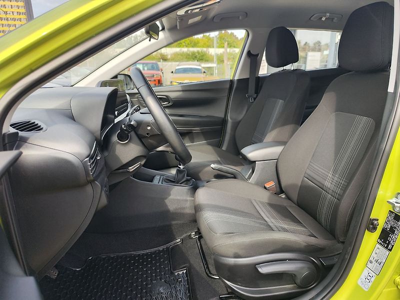 Hyundai i20 1.2i/58kW Wave - fotka 12 z 29
