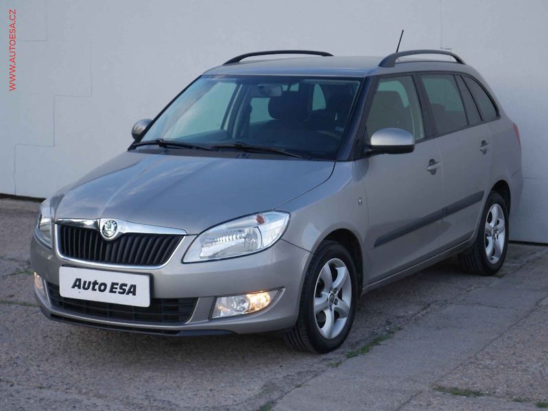Škoda Fabia (2011) 1.2 TSI, 1.maj,ČR, AC, tažné - fotka 3 z 15