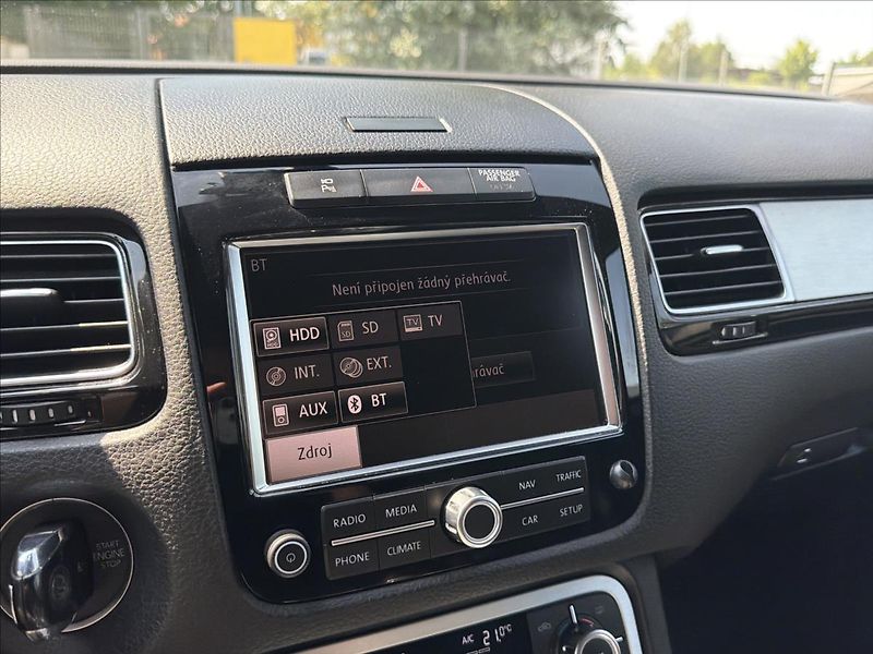 Volkswagen Touareg 3,0 TDi 180 Kw Highline tažné - fotka 24 z 38