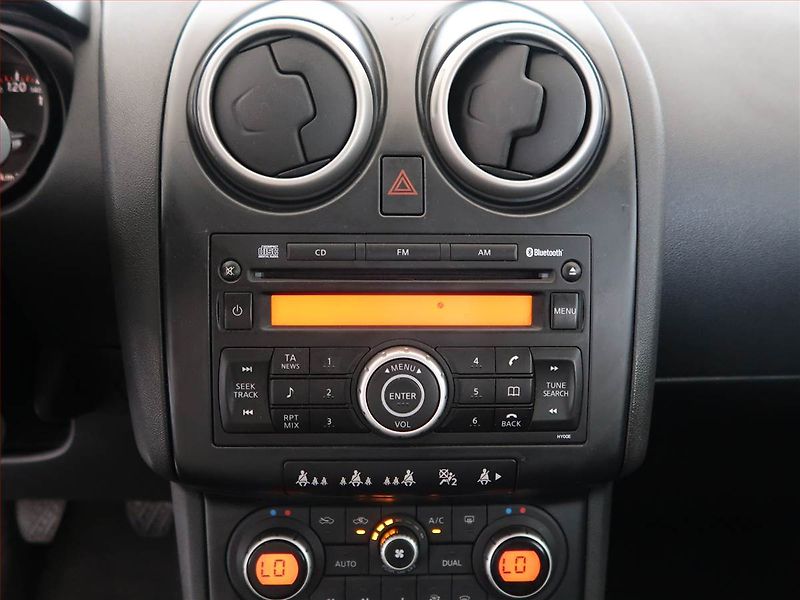 Nissan Qashqai (2008) 2.0 dCi, po STK, jezdí dobře - fotka 12 z 14