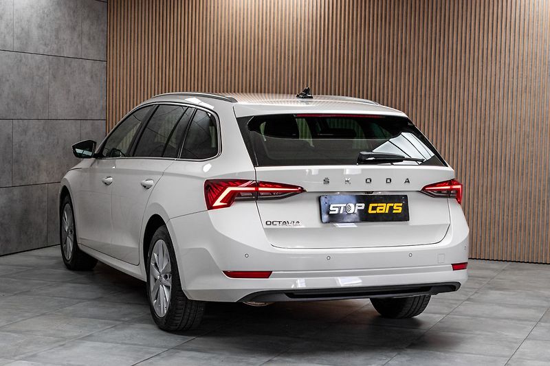 Škoda Octavia 2.0 TDI DSG*STYLE*KAMERA*KESSY - fotka 4 z 41