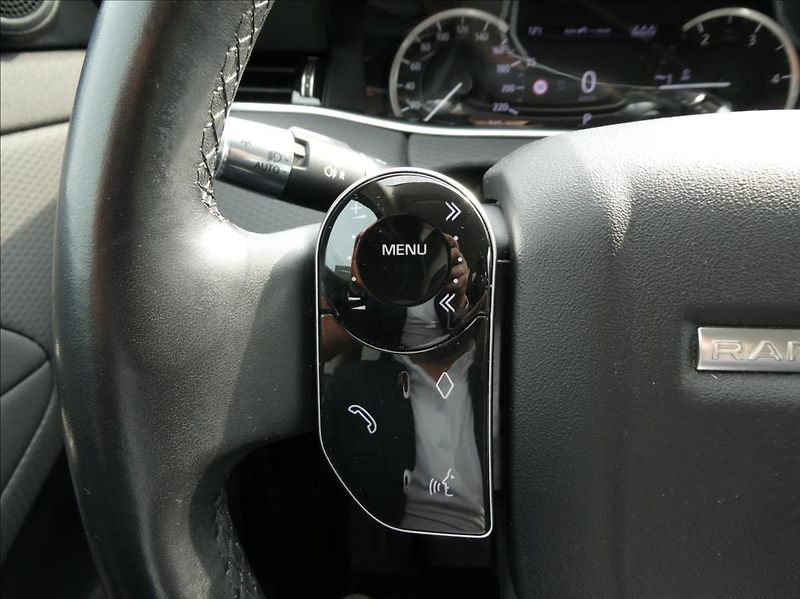Land Rover Range Rover Evoque 2,0 D150 S 4WD Automat - fotka 21 z 34