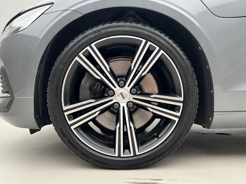 Volvo V60 T6 AWD RECHARGE INSCRIPTION - fotka 15 z 47