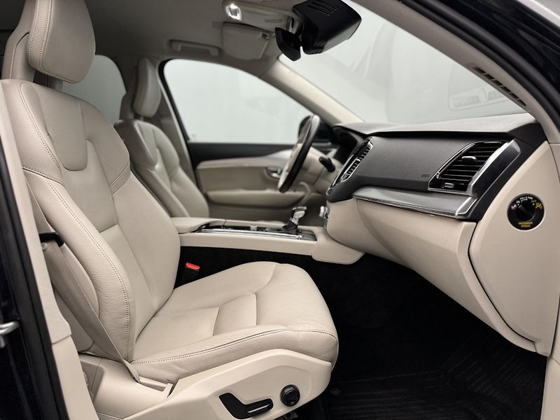 Volvo XC90 D5 AWD INSCRIPTION AUT CZ - fotka 15 z 32