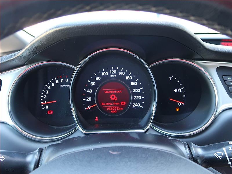 Kia Ceed (2016) 1.4 CVVT, Serv.kniha, Tempomat - fotka 11 z 16