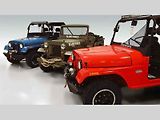 Mahindra Roxor a Mahindra CJ.