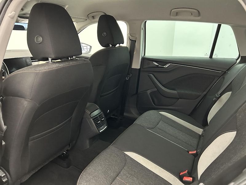 Škoda Scala 1.0 TGI Style - fotka 18 z 25