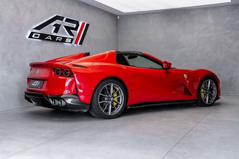 Ferrari 812 GTS, lift, karbon, CZ - fotka 16 z 40