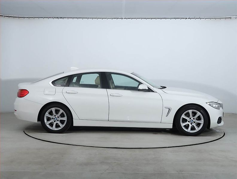 BMW Řada 4 (2015) 420i, Automat, Serv.kniha - fotka 6 z 21