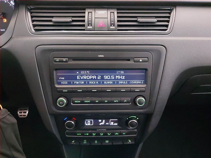 Škoda Rapid (2013) Elegance 1.2 TSI, Tempomat - fotka 12 z 16