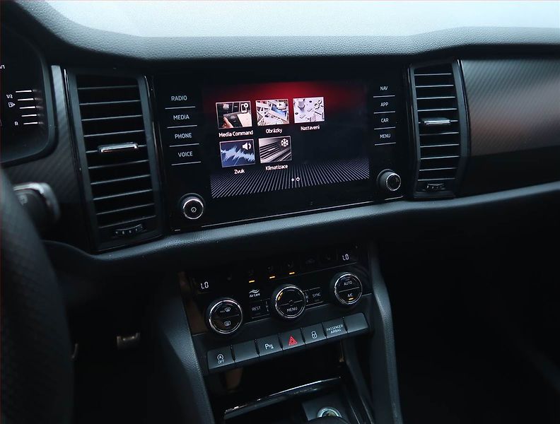 Škoda Kodiaq (2020) Sportline 1.5 TSI - fotka 12 z 23
