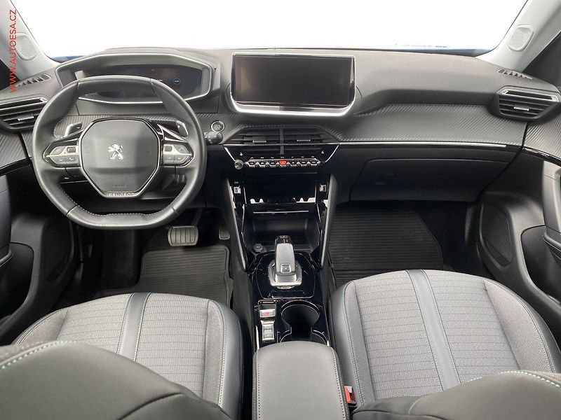 Peugeot 2008 (2021) 1.2 PT, 1.maj,ČR, Allure, AT - fotka 8 z 18