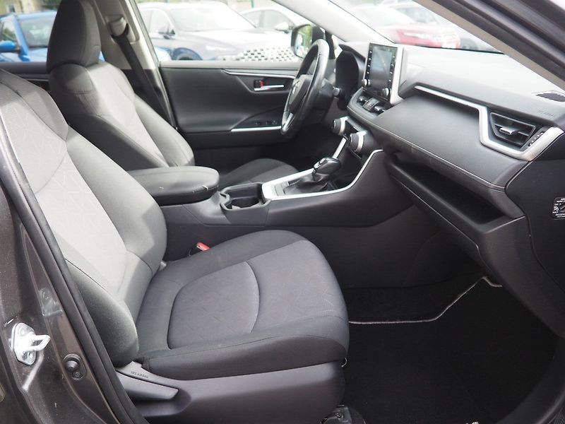 Toyota RAV4 (2019) 2.5 Hybrid, Automat - fotka 18 z 36
