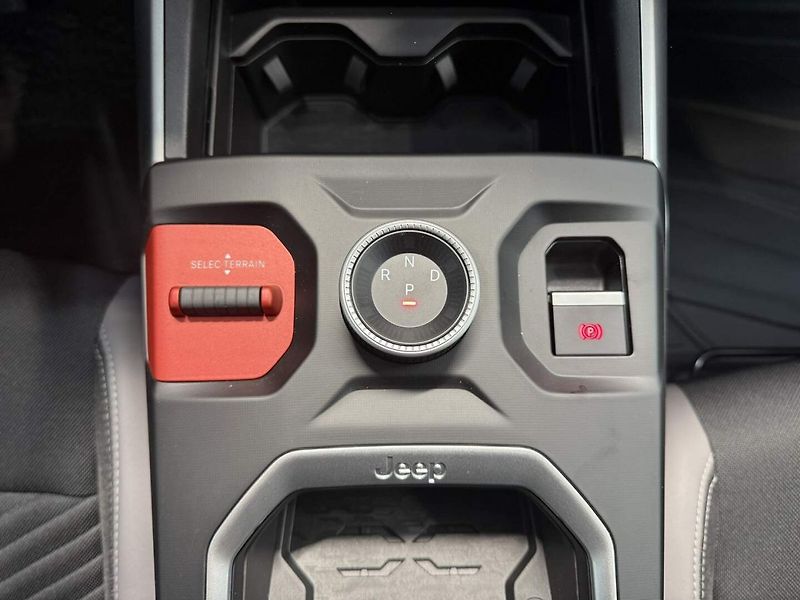 Jeep Compass (2026) First Edition e-Hybrid 145k eD - fotka 14 z 25
