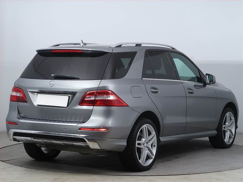Mercedes-Benz Třídy M (2013) AMG line ML 350 BlueTEC, 4X4 - fotka 5 z 14