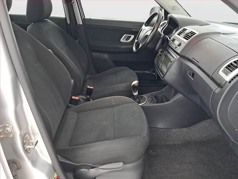 Škoda Fabia (2008) 1.9 TDI, Serv.kniha - fotka 9 z 15