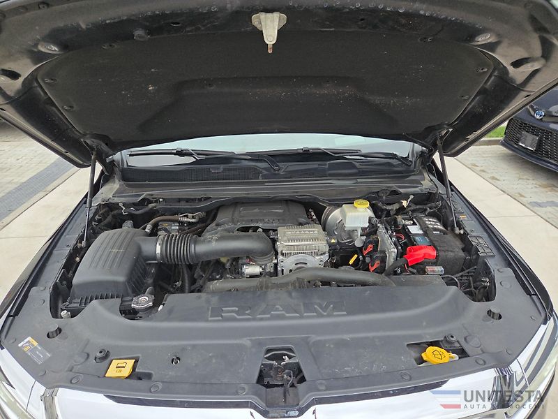 Dodge RAM (2022) RAM 1500 Limited V8 - fotka 12 z 14