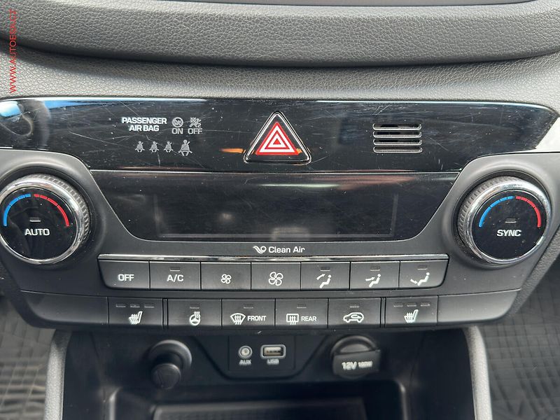 Hyundai Tucson (2016) 2.0 CRDi 4x4, ČR, AC, výhřev - fotka 16 z 21