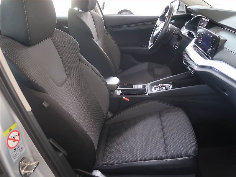 Škoda Octavia (2022) Ambition 1.0 TSI e-tec - fotka 9 z 19