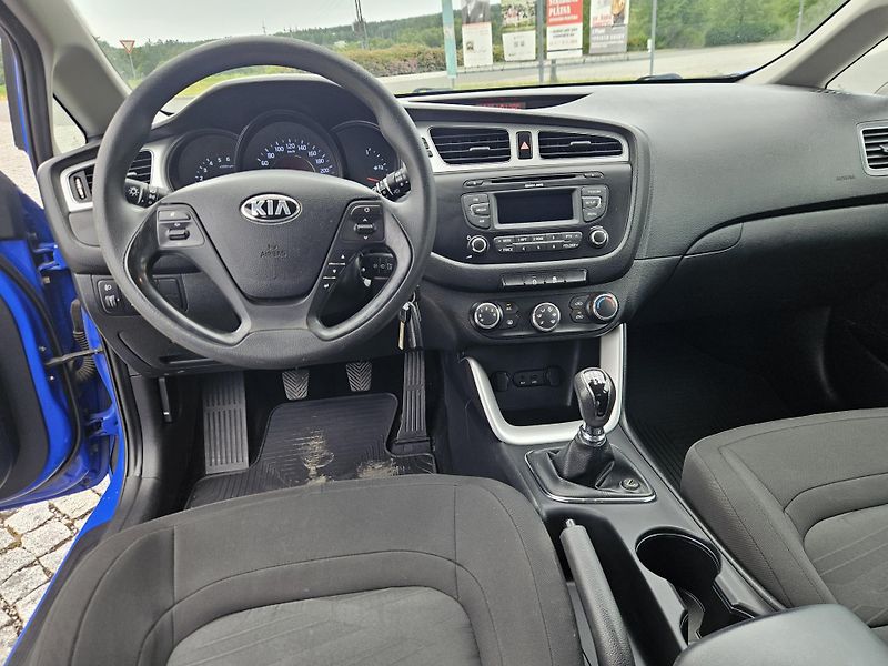 Kia Ceed (2015) 1.4crdi 66kw, MOŽNÉ SPLÁTKY  - fotka 14 z 24