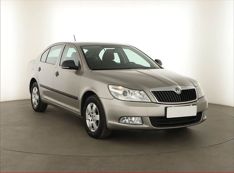 Škoda Octavia (2012) 2.0 TDI, po STK, levný provoz - fotografie inzerátu