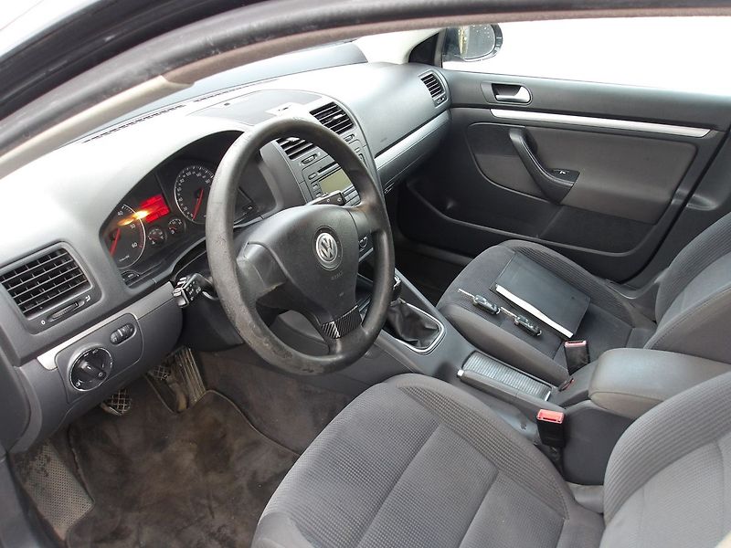 Volkswagen Jetta 1,9TDi77kW 2xkola!Po rozvodech - fotka 17 z 21