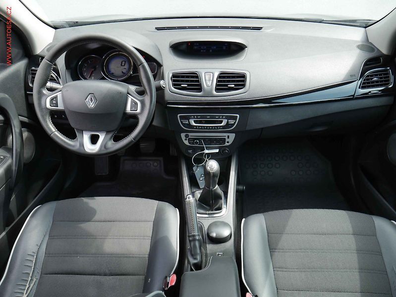 Renault Fluence (2013) 1.6i, 1.maj,ČR, AC, tempo - fotka 8 z 19