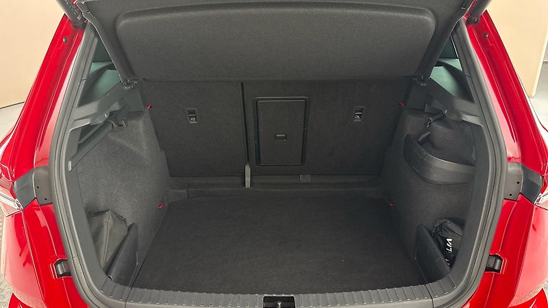 Škoda Karoq 2.0 TDI DSG 4x4 Sportline Excl - fotka 17 z 32