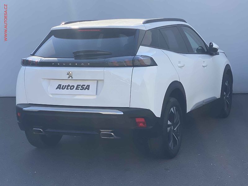 Peugeot 2008 (2021) 1.2PT, Allure, AT - fotka 4 z 17