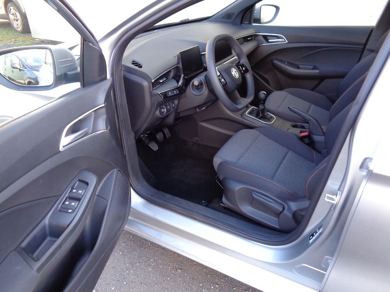 MG MG3 (2026) 1,5 85 kW Excite - fotka 8 z 23