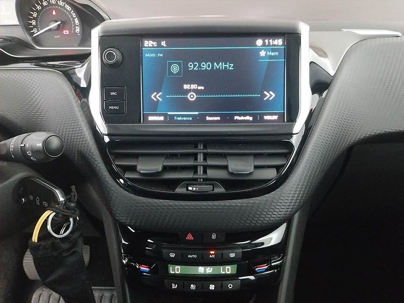 Peugeot 2008 (2019) 1.2 PureTech, Tempomat - fotka 12 z 16