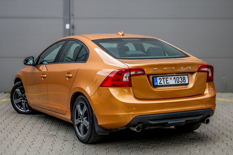 Volvo S60 (2011) 2011 149kW FWD - fotka 6 z 28
