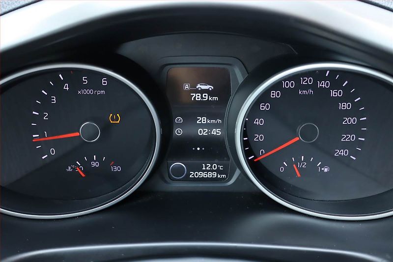 Kia Sportage (2014) 1.7 CRDi, Xenony, Tempomat - fotka 11 z 27