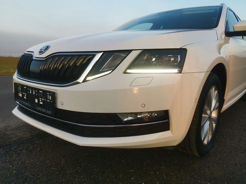 Škoda Octavia 2,0TDI DSG 110kW ACC STYLEPLUS - fotka 9 z 87