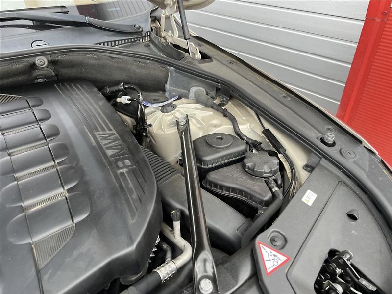 BMW Řada 5 535d GT 1.mai. nové ČR - fotka 33 z 34