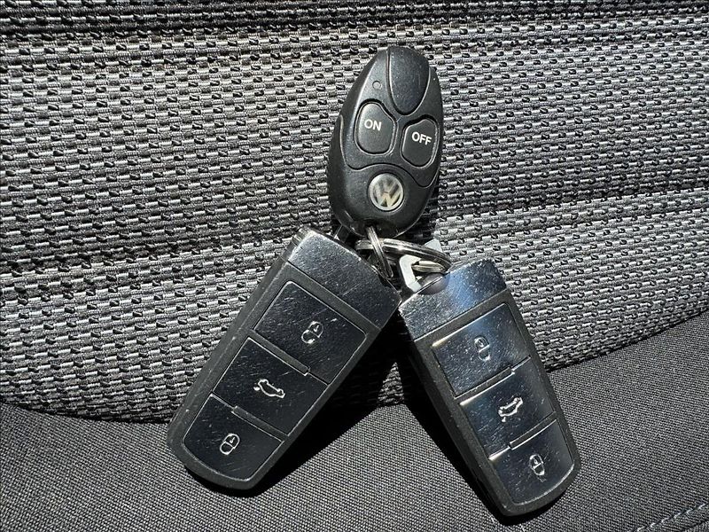 Volkswagen Passat 2,0 TDi130kW Xen,ACC,Pano,NezT - fotka 31 z 41