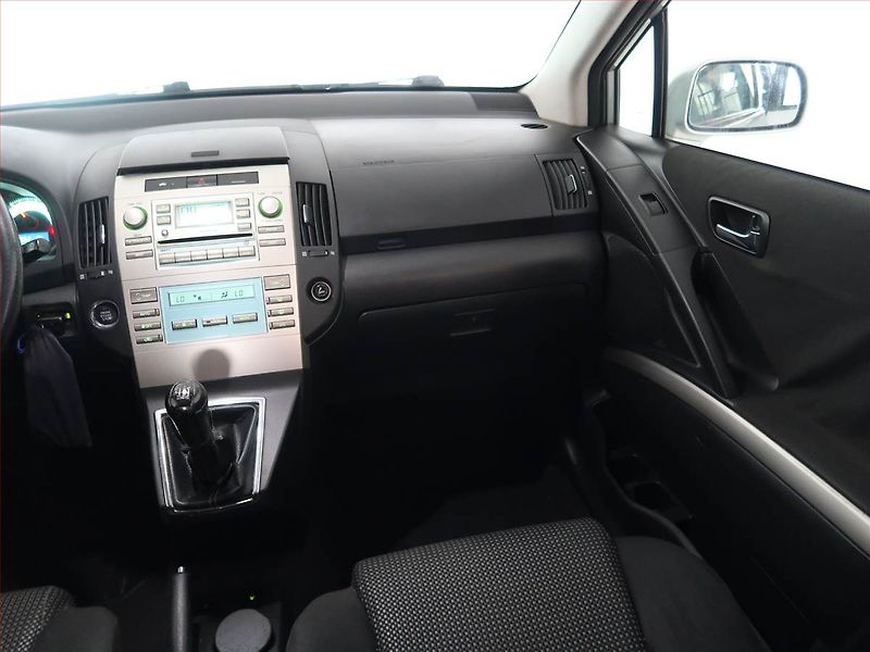 Toyota Corolla Verso (2008) 2.2 D-4D, 7 míst, nová STK - fotka 7 z 15