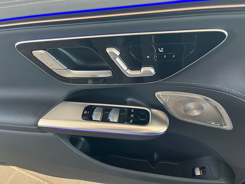 Mercedes-Benz EQE 300 Electric Art - fotka 10 z 19