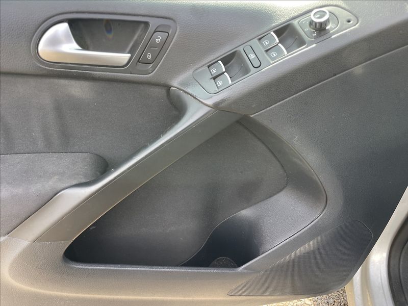 Volkswagen Tiguan 2,0 TDi 4-Motion 125kw VADA MO - fotka 18 z 25