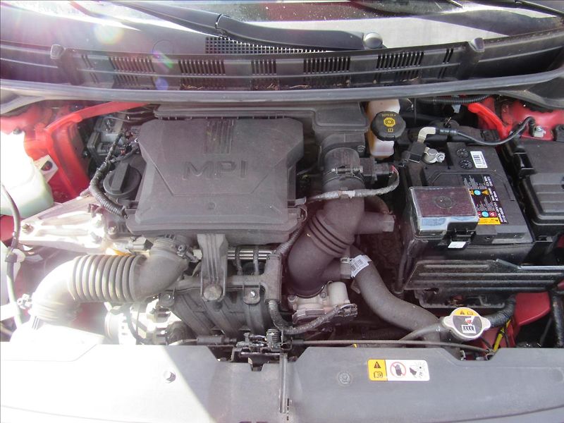 Hyundai i10 1,0 MPi 49kW - fotka 26 z 28