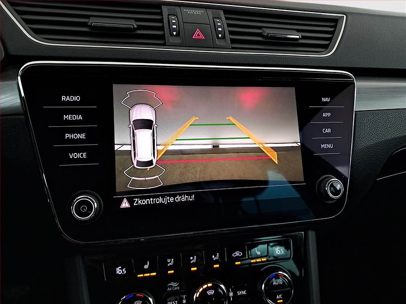 Škoda Superb (2021) Style 2.0 TDI - fotka 15 z 19