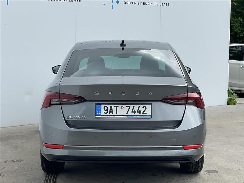 Škoda Octavia 1,5 TSI Style LED+AutoAC+PDC - fotka 19 z 19