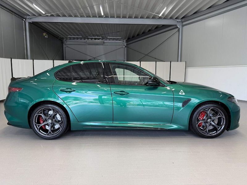Alfa Romeo Giulia (2025) Quadrifoglio 2.9 V6 BiTurbo 52 - fotka 5 z 21