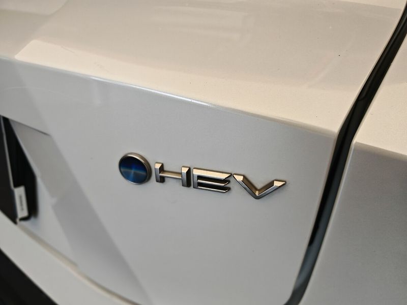Toyota C-HR 2.0 Hybrid 4x4 Executive - fotka 10 z 44